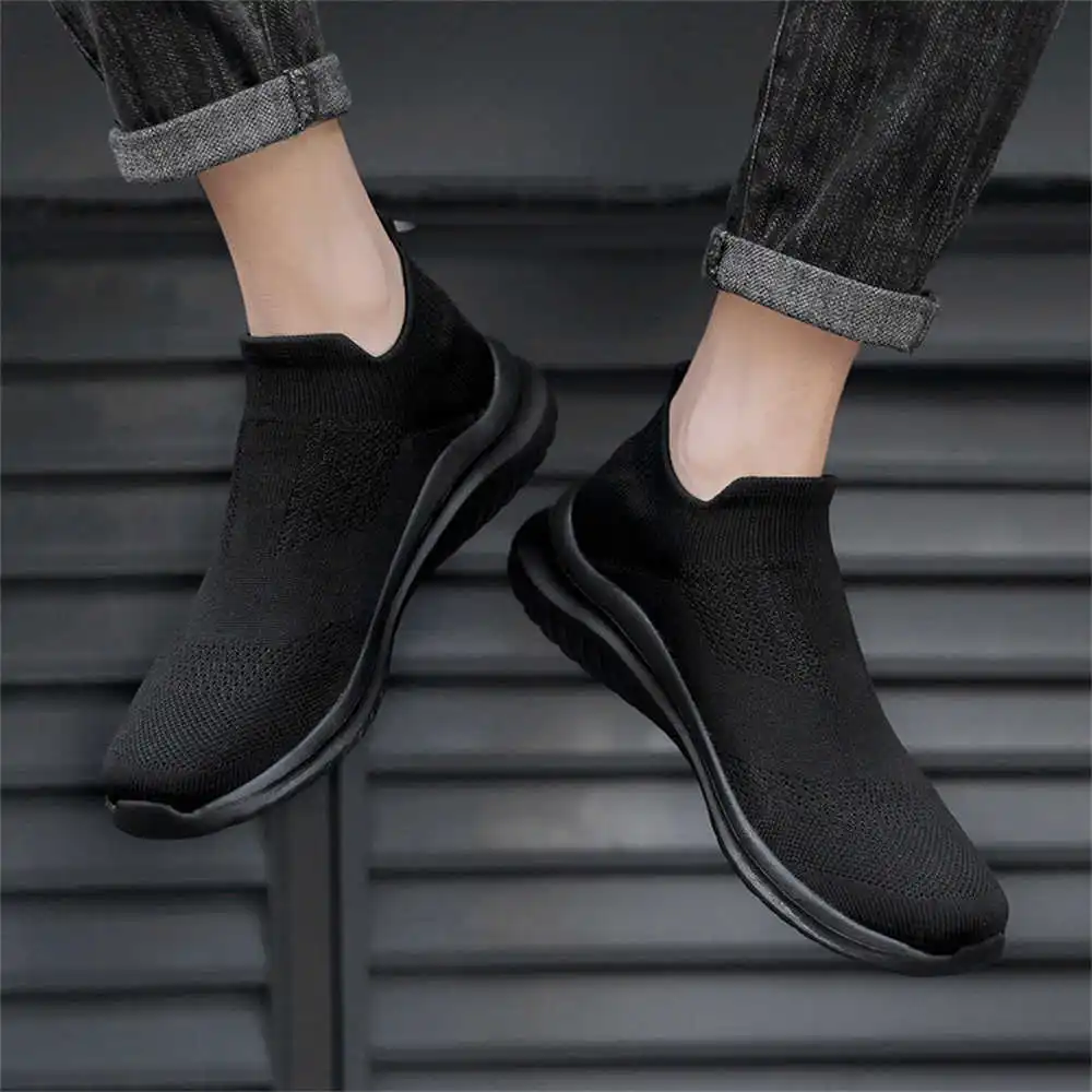 Latest Men Formal Wear - Sepatu olahraga pria, krem lembut baru